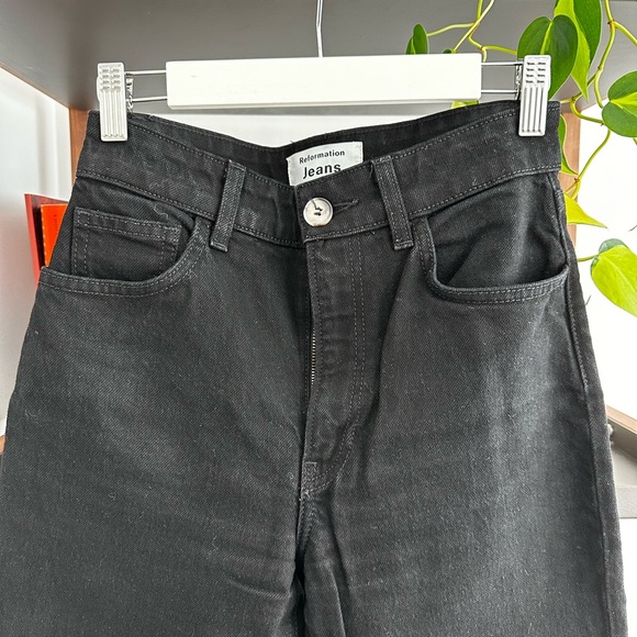 Reformation Emilia Crop Jean - Picture 4 of 4